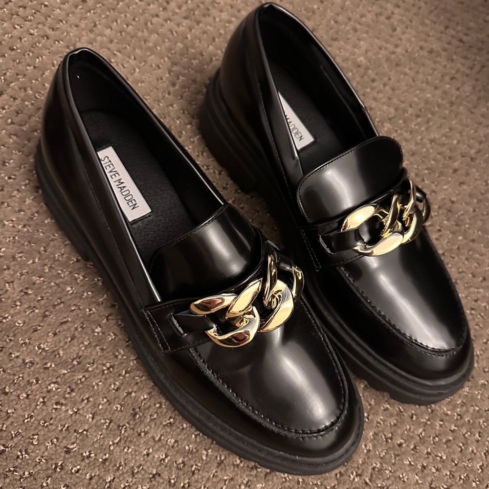 Steve Madden Black Loafers with Gold Chain
